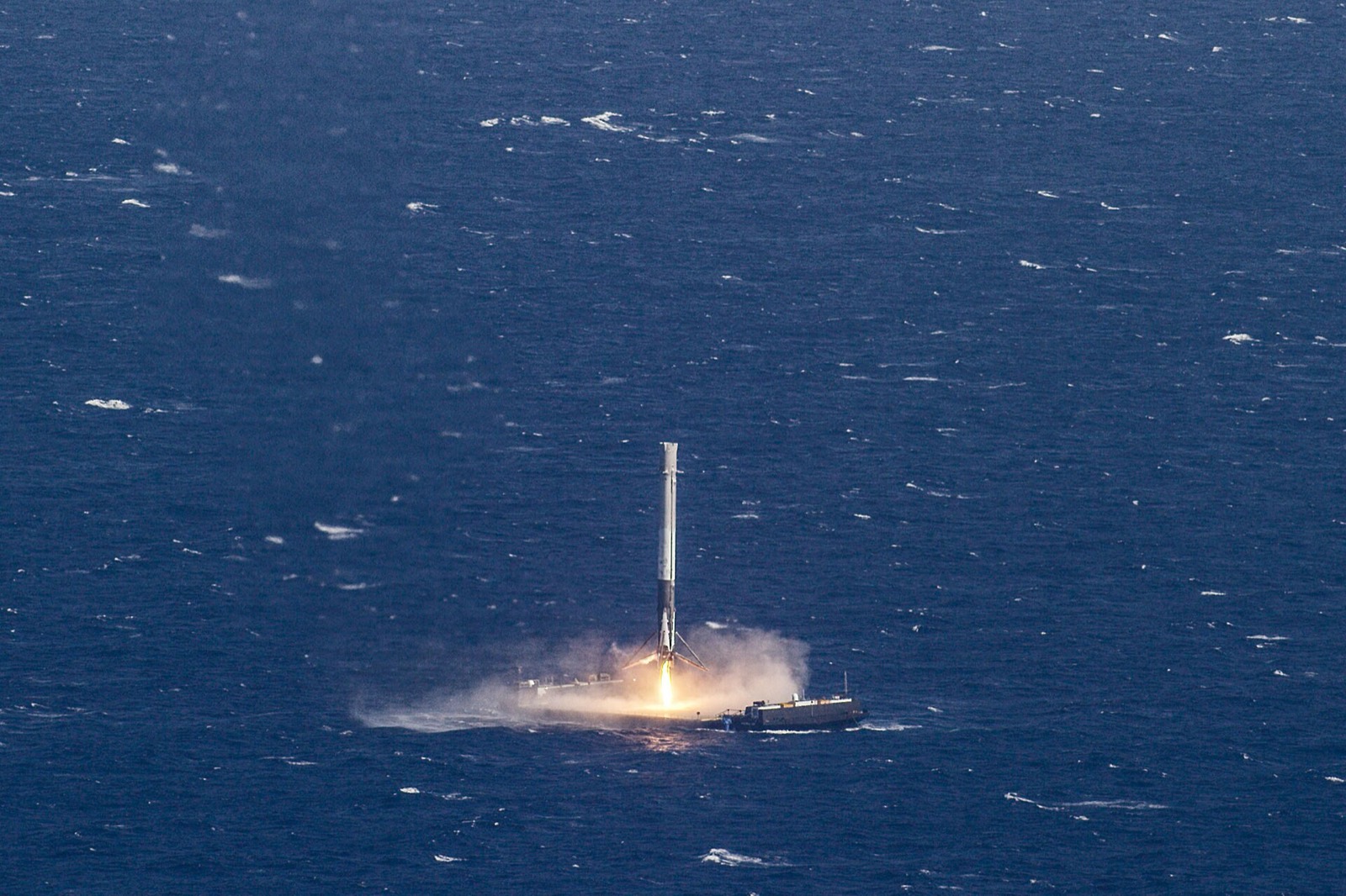 Falcon 9 first stage landing on the droneship